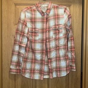 Old Navy button up plaid shirt. Size M, looser fit